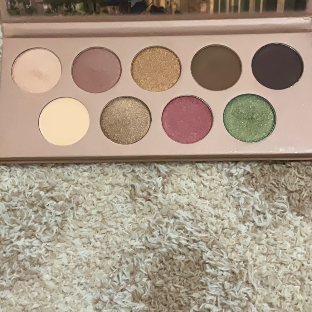 Essence eyeshadow bundle